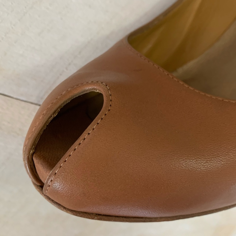 $268 St. John leather unique peeptoe stilettos - Picture 4 of 10